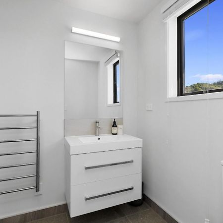 Whitby Townhouse Villa Porirua Luaran gambar