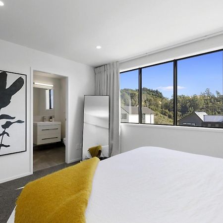 Whitby Townhouse Villa Porirua Luaran gambar