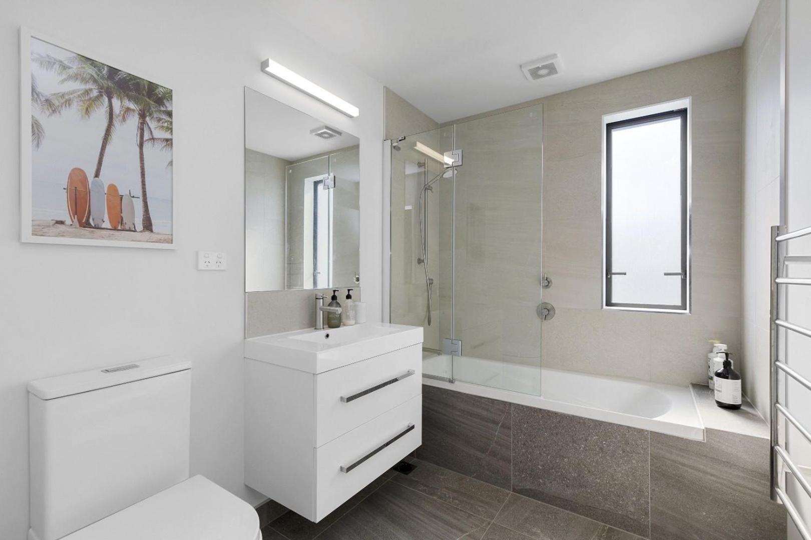 Whitby Townhouse Villa Porirua Luaran gambar